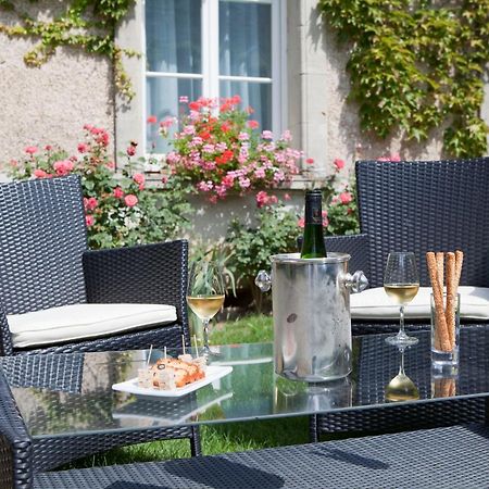 Logis Hotels Restaurant La Mere Hamard Semblancay Екстер'єр фото