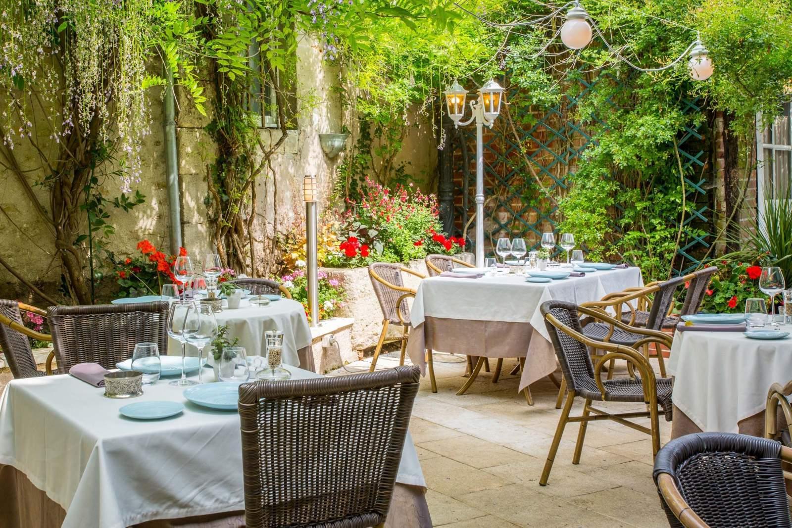 Logis Hotels Restaurant La Mere Hamard Semblancay Екстер'єр фото