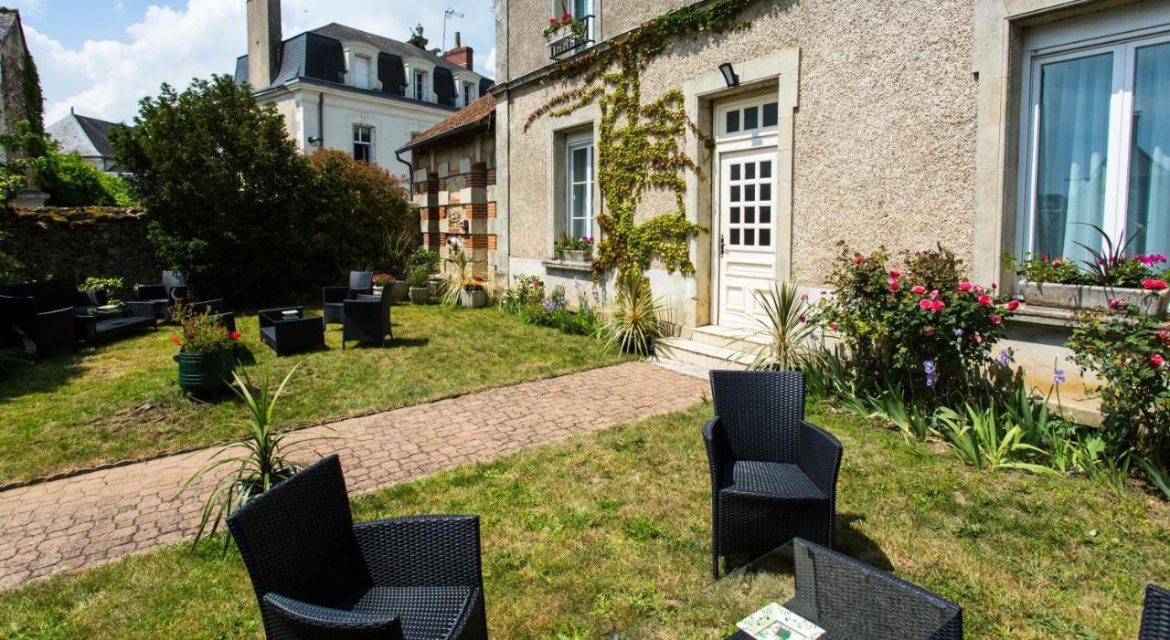Logis Hotels Restaurant La Mere Hamard Semblancay Екстер'єр фото