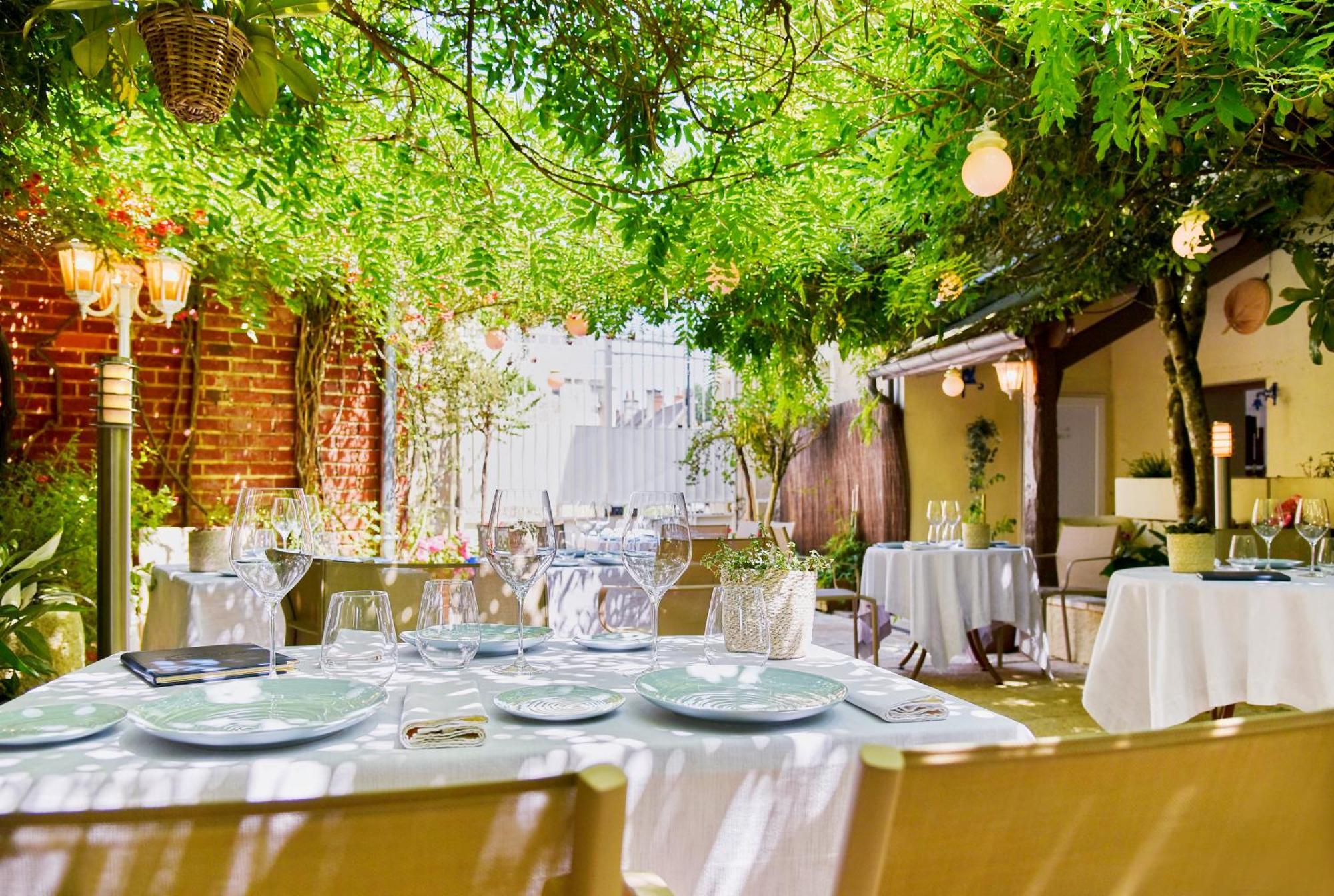 Logis Hotels Restaurant La Mere Hamard Semblancay Екстер'єр фото