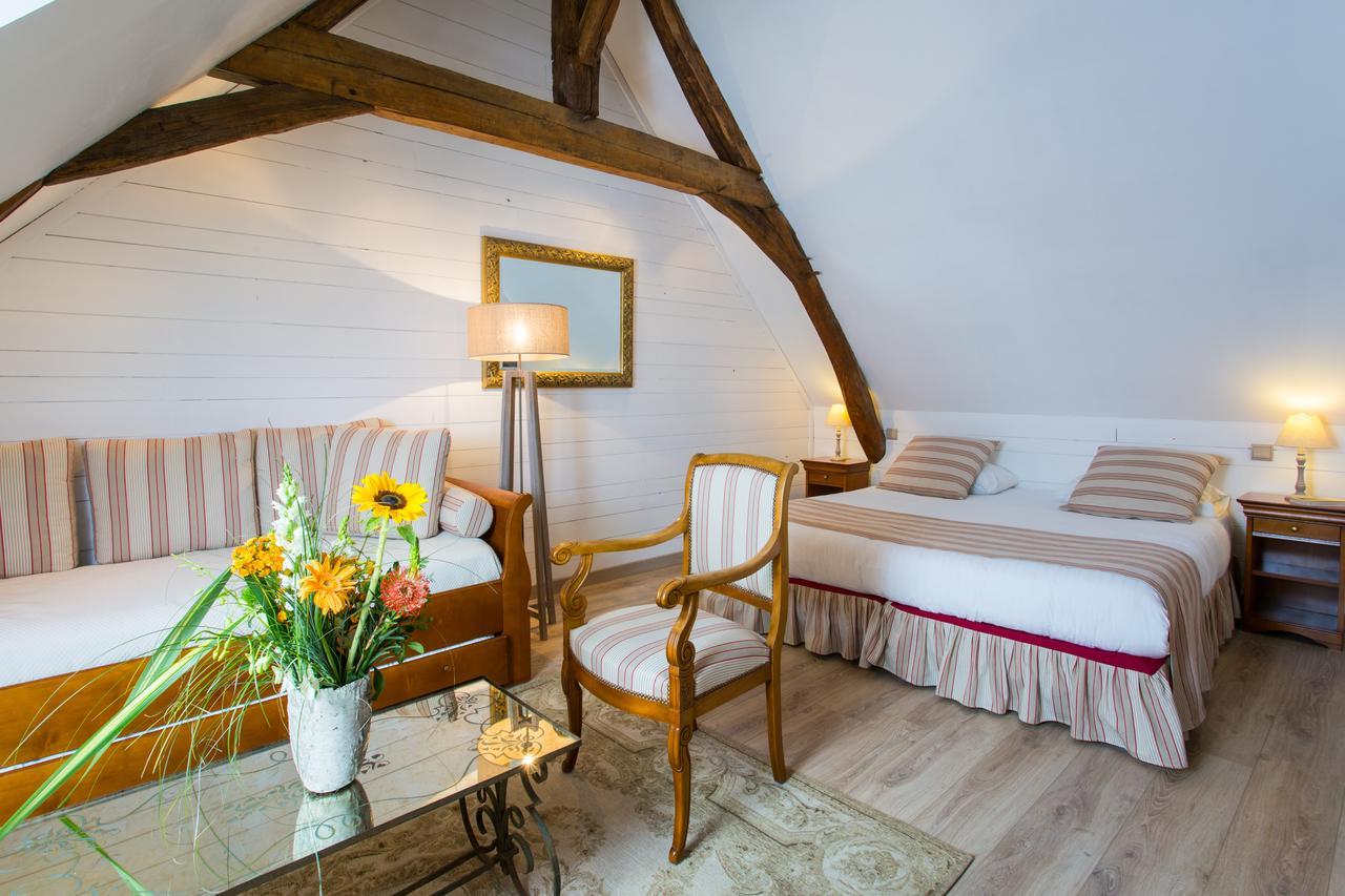 Logis Hotels Restaurant La Mere Hamard Semblancay Екстер'єр фото