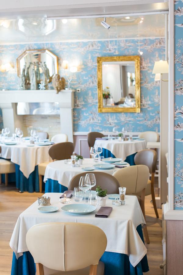 Logis Hotels Restaurant La Mere Hamard Semblancay Екстер'єр фото