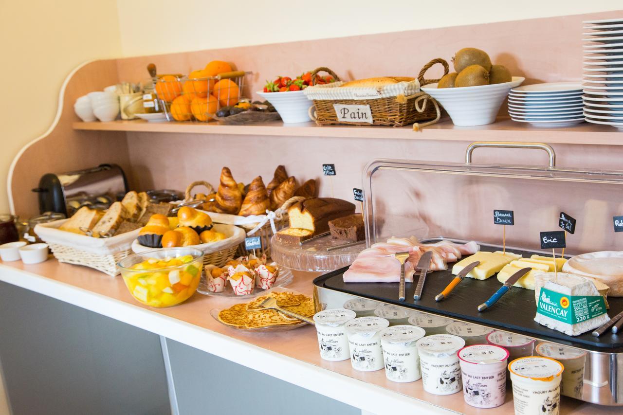 Logis Hotels Restaurant La Mere Hamard Semblancay Екстер'єр фото