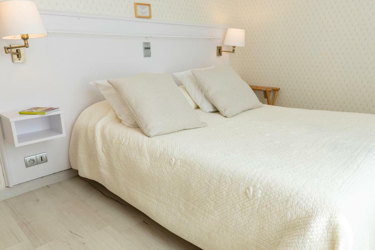 Logis Hotels Restaurant La Mere Hamard Semblancay Екстер'єр фото